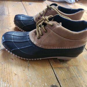 Duck boots